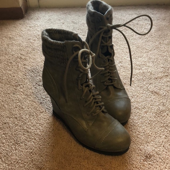 Mossimo size 10 wedge boot - Picture 2 of 4